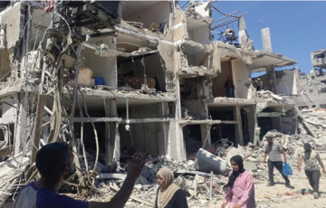 خروق إسرائيلية متواصلة في غزة وسط جدل دولي حول {إعمار ما بعد الحرب}