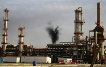 العراق يستورد أكثر مما ينتج النفط يموّل الأسواق والمنتج المحلي يتراجع!