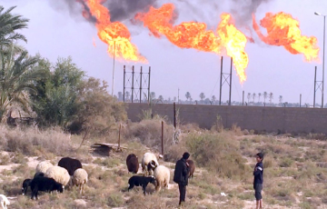 انبعاثات النفط تخنق المدن المنتجة.. كلف بيئية وصحية يدفع ثمنها المواطن 