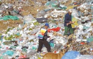 مطامر النفايات غير النظامية.. موت بطيء يلاحق سكان ديالى!