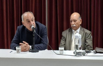 نائب سكرتير اللجنة المركزية للشيوعي العراقي في ندوة سياسية جماهيرية في ستوكهولم