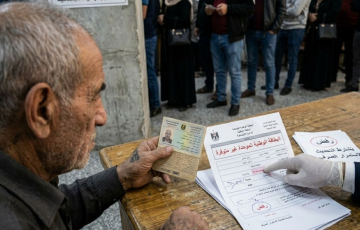 {لسنا عراقيين ولا أجانب}.. فلسطينيو العراق يواجهون فراغاً قانونياً يهدد حقوقهم الأساسية
