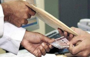 {الرشوة} تُرهق مراجعي المؤسسات الحكومية