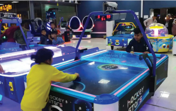 صالات الألعاب الإلكترونية تهدد جيل الشباب: هرب من المدارس ونزف مالي