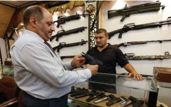 السلاح الشخصي.. طمأنة رسمية وقلق مجتمعي