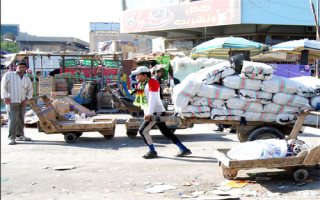 مهن تتلاشى وأخرى تقاوم