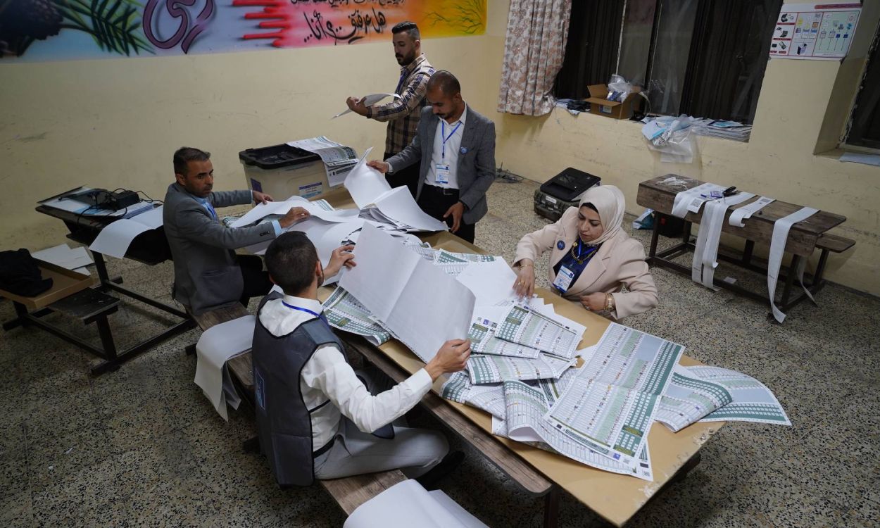 كتب المحرر السياسي لطريق الشعب: فضائح مستمرة تشكك في صدقية الانتخابات!