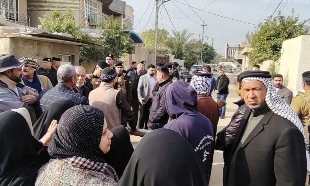 عمال الطابوق يشتكون من توقف العمل.. في كركوك والمثنى.. مواطنون يحتجون على انقطاع التيار الكهربائي