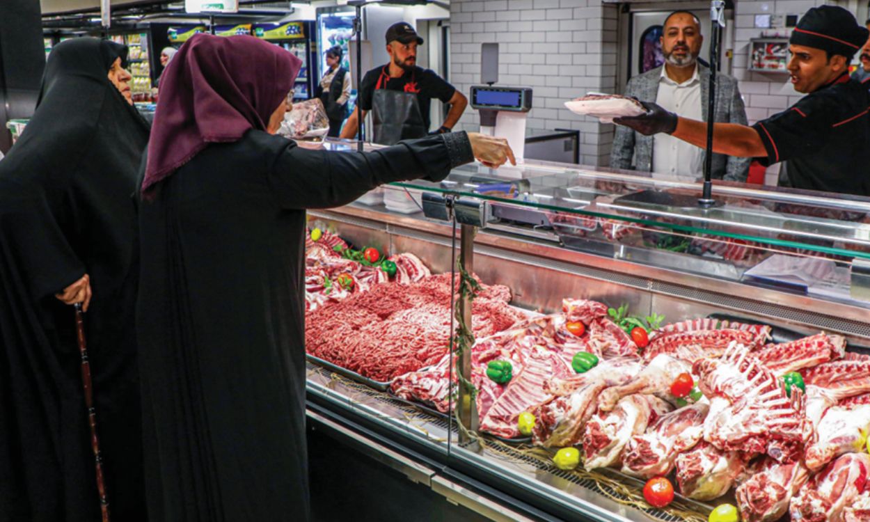 الحرب ترفع فاتورة المائدة العراقية.. قفزات سعرية تطال اللحوم والأرز والبيض