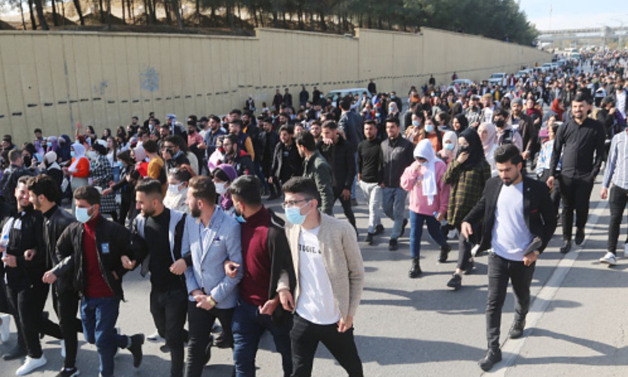 باحثون: استمرار السياسات الاقتصادية الحالية يعمّق الأزمات الاجتماعية